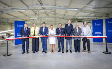Otwarcie nowego hangaru w Akademickim Ośrodku Szybowcowym w Bezmiechowej,