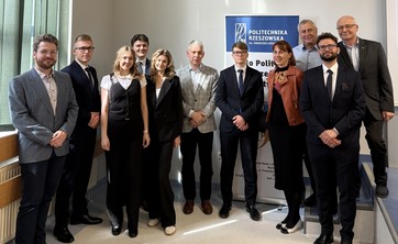 Organizatorzy i uczestnicy II Ogólnopolskiej Konferencji Naukowej „Konflikty w XXI wieku – przyczyny, uwarunkowania, skutki”,