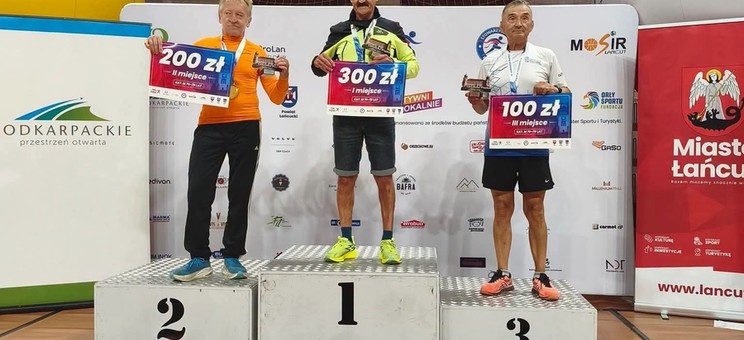 Jan Rzucidło na trzecim stopniu podium zawodów w Łańcucie 