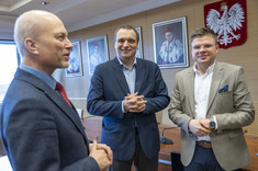 Od lewej: prof. J. Sęp, prof. PRz D. Strzałka, mgr inż. P. Kuraś,