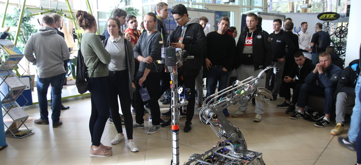 [AUDIO, FOTO] Relacja z Dnia Otwartego na Wydziale Mechaniczno-Technologicznym