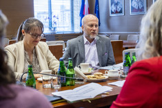 Od lewej: prof. PRz D. Stadnicka, prof. J. Sęp,